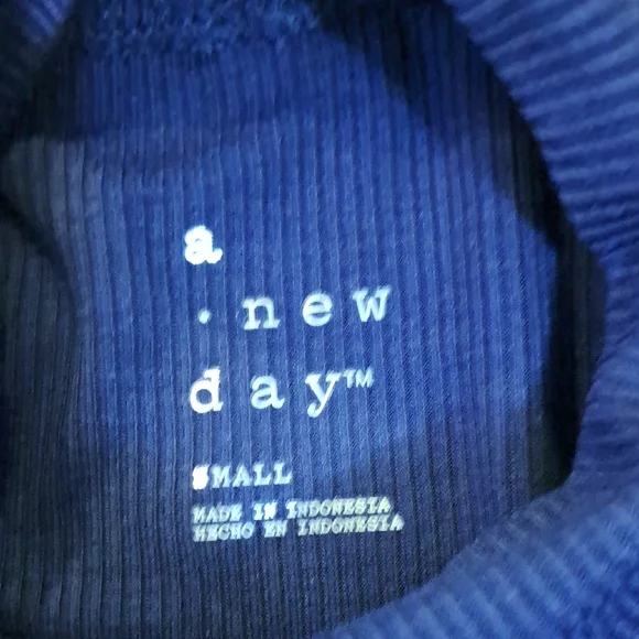 A New Day Deep Blue Ribbed Top - Picture 2 of 4